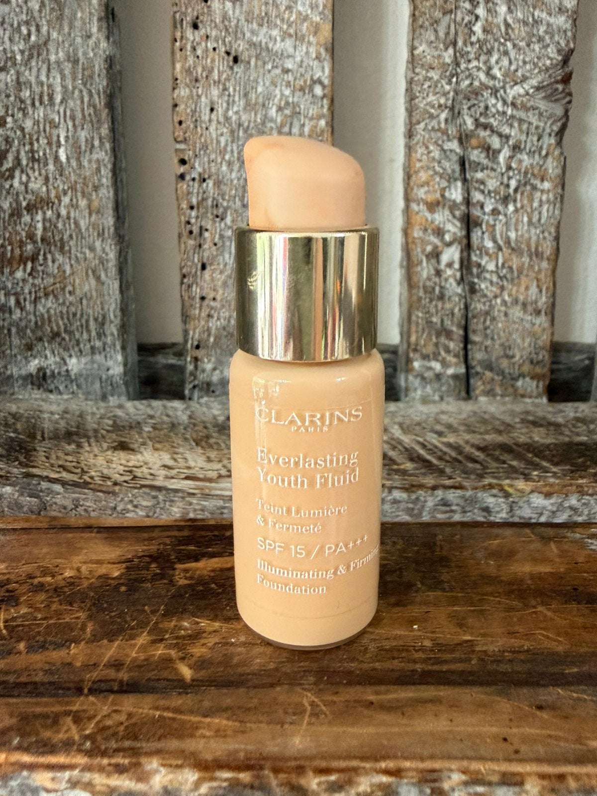 Clarins Everlasting youth Fluid Foundation 108 Sand, Ophalen of Verzenden, Zo goed als nieuw, Beige, Gehele gezicht