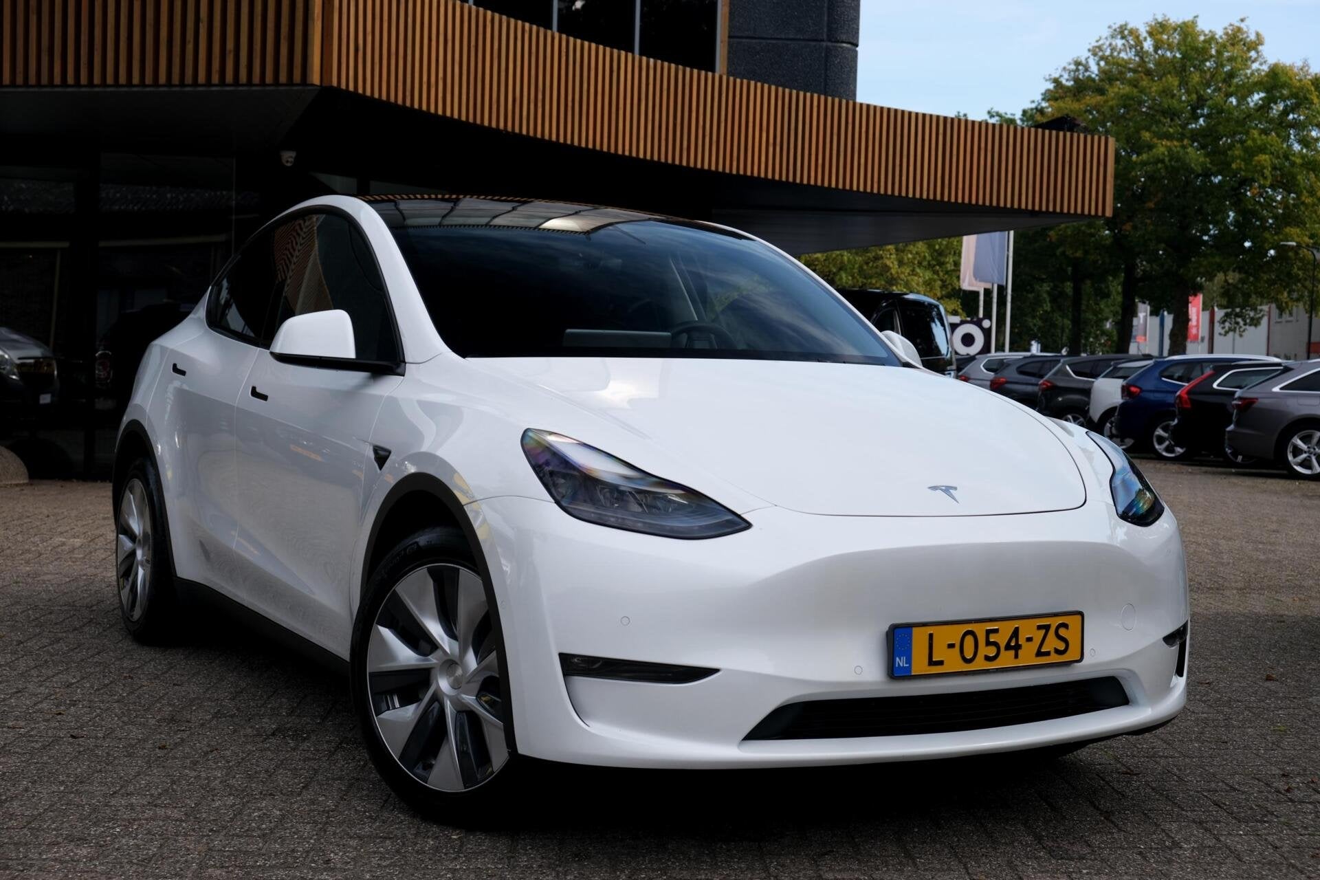 Foto 2 van Tesla Model Y Long Range AWD 75 kWh|Rijklaar!|SoH89%|Trekhaa