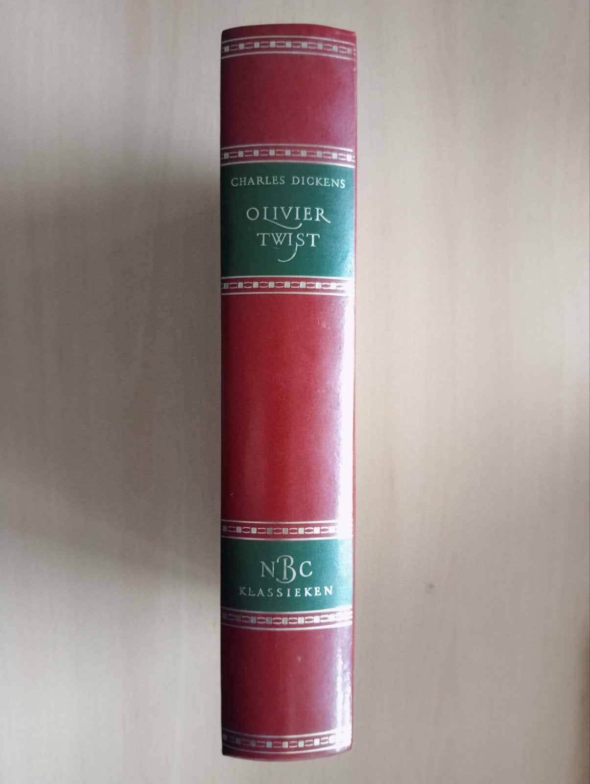 Charles Dickens - Oliver Twist, Boeken, Ophalen of Verzenden, Gelezen, Charles Dickens