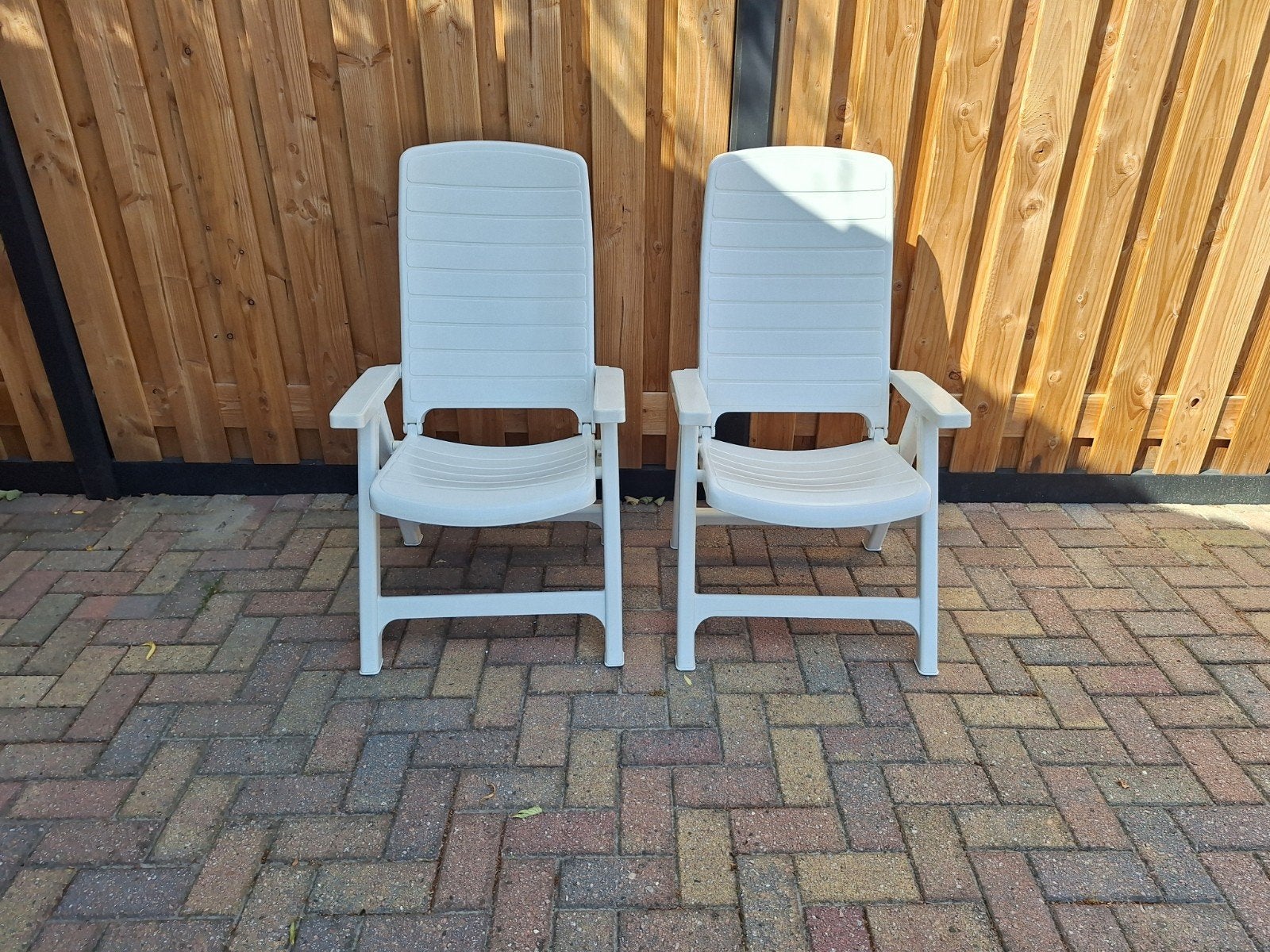 2x Flair Plaisir verstelbare tuinstoelen - wit, Tuin en Terras, Tuinstoelen, Ophalen, Gebruikt, Kunststof, Verstelbaar