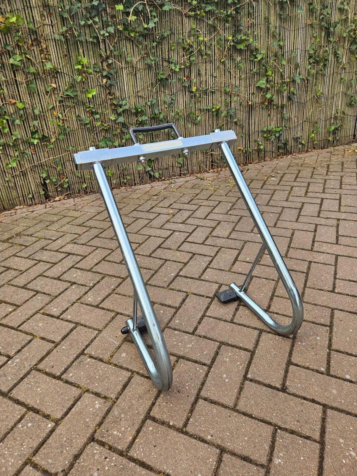 Stevige motorbok / motorstandaard, Ophalen, Gebruikt