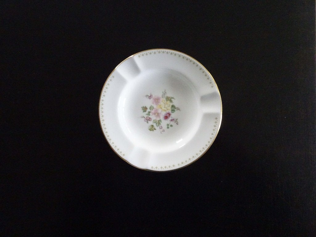 Porseleinen asbakje Wedgwood, Verzamelen, Ophalen of Verzenden, Zo goed als nieuw, Porselein, Overige typen