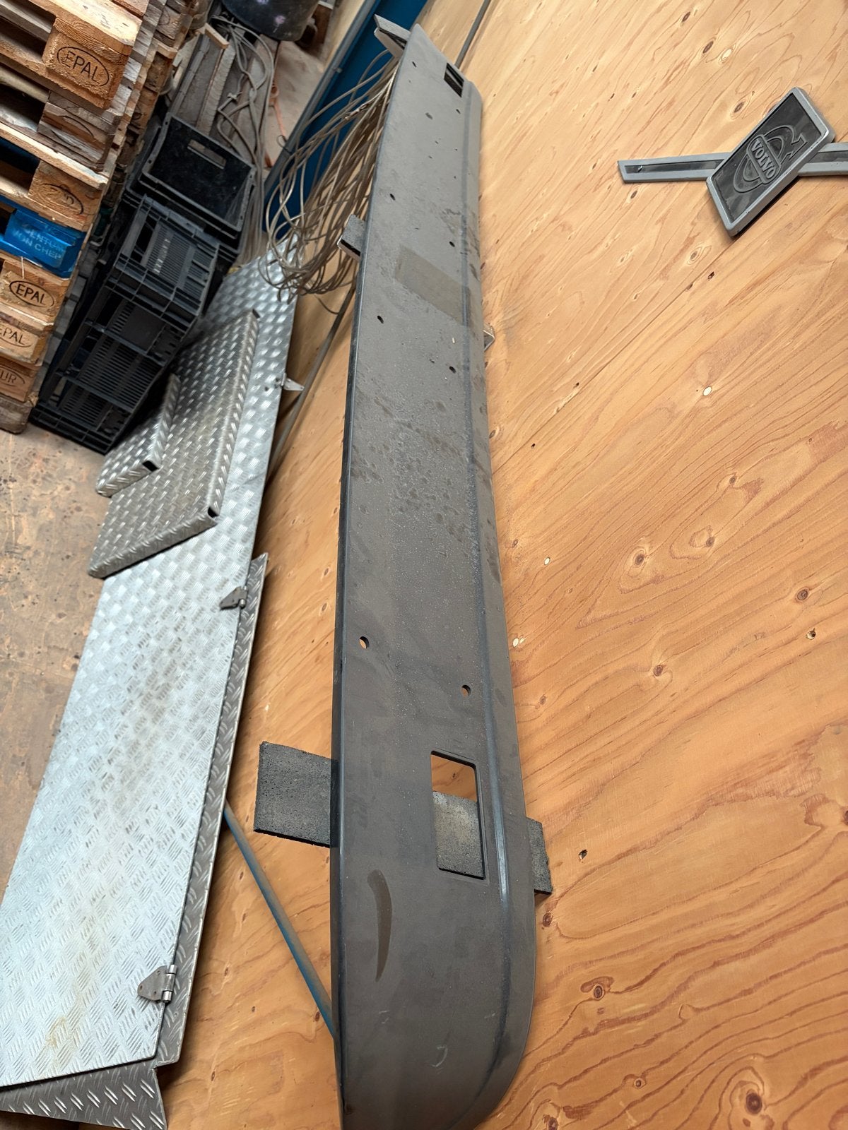 Nieuwe zonneklep Volvo FH1 met 2 toplichtgaten, Ophalen, Voor, Nieuw, Volvo