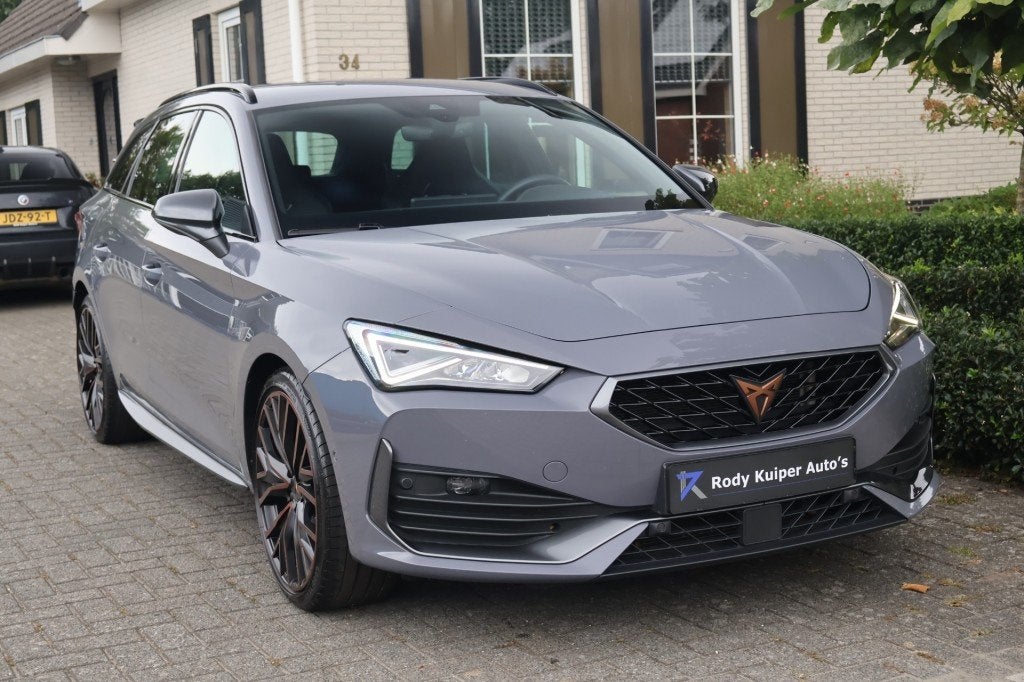 Cupra LEON SPORTSTOURER VZ Copper 1.4 e-Hybrid TSI 245PK Lee, Automaat, Gebruikt, 4 cilinders, Leon