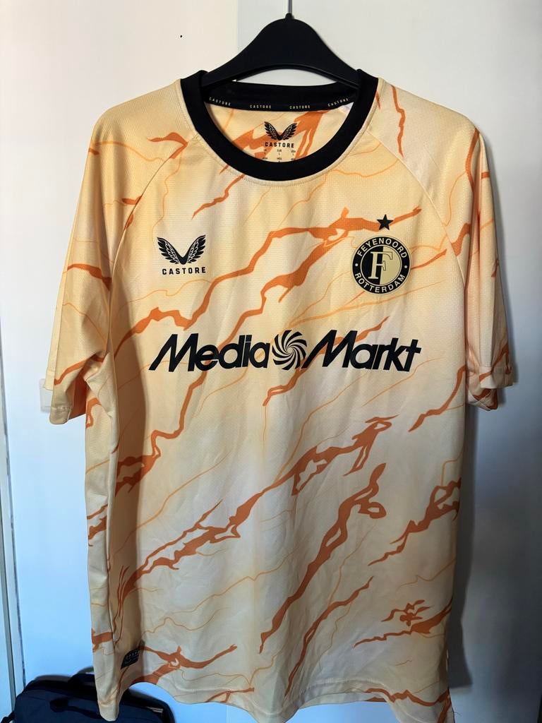Feyenoord Castore 4e shirt 24/25 Maat L, Ophalen of Verzenden, Zo goed als nieuw, Maat 52/54 (L), Beige