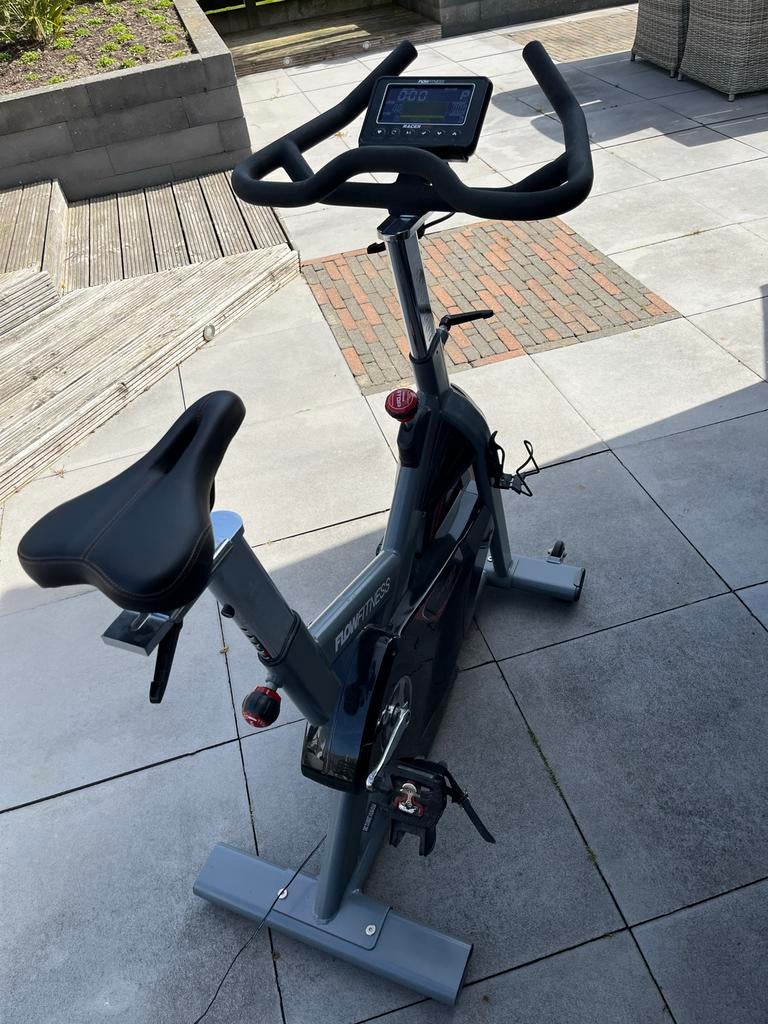 Flow Fitness Racer 8000 Spinningfiets, Gebruikt, Spinningfiets, Ophalen of Verzenden, Metaal