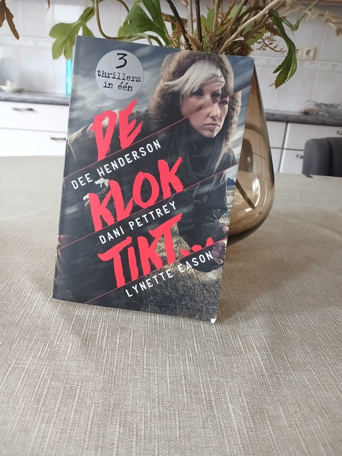 De Klok Tikt:  (Dee Henderson,, Boeken, Ophalen of Verzenden, Zo goed als nieuw, Dee Henderson, Dani Pettrey, Lynette Eason, Nederland