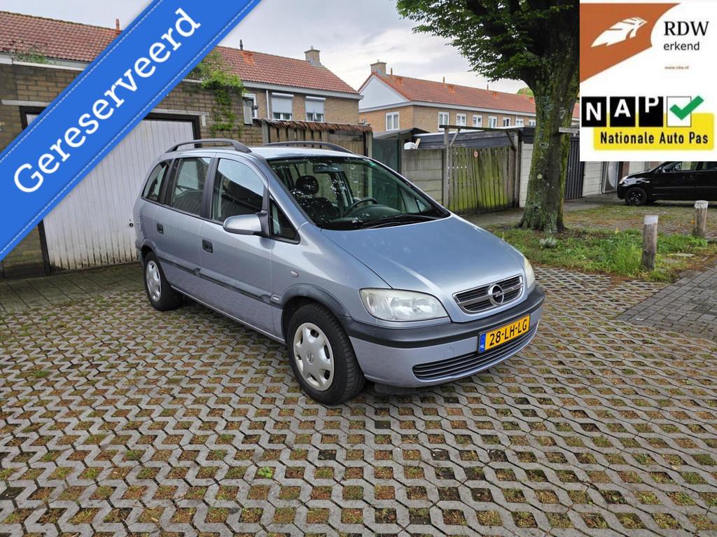 Opel Zafira 2.2-16V Comfort Airco/Trekhaak/CV/APK 05-2027, Voorwielaandrijving, Traction-control, Gebruikt, 4 cilinders
