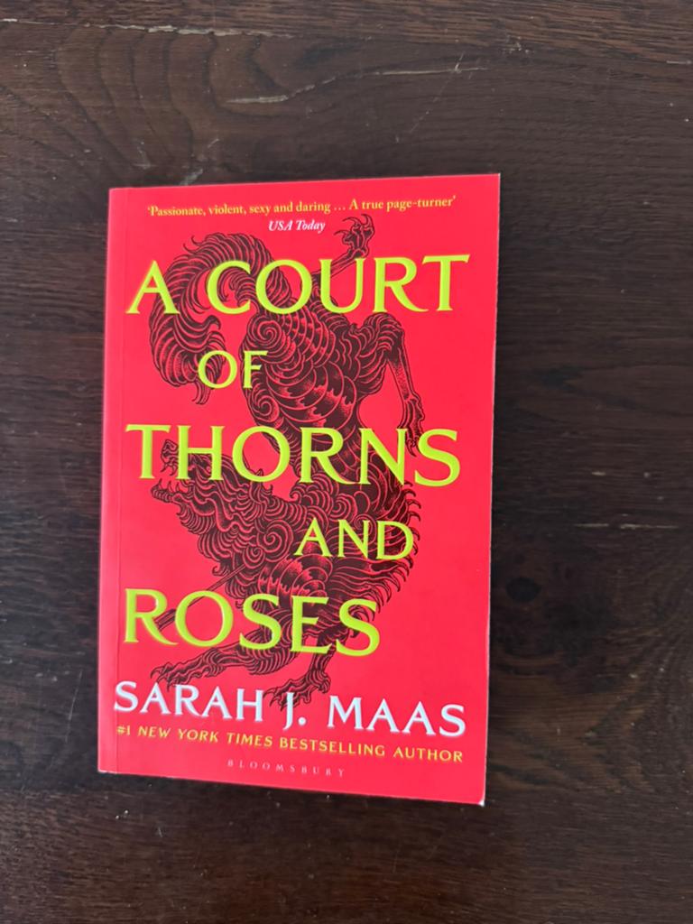 A Court of Thorns and Roses - Sarah J. Maas, Boeken, Fantasy, Zo goed als nieuw, Ophalen of Verzenden