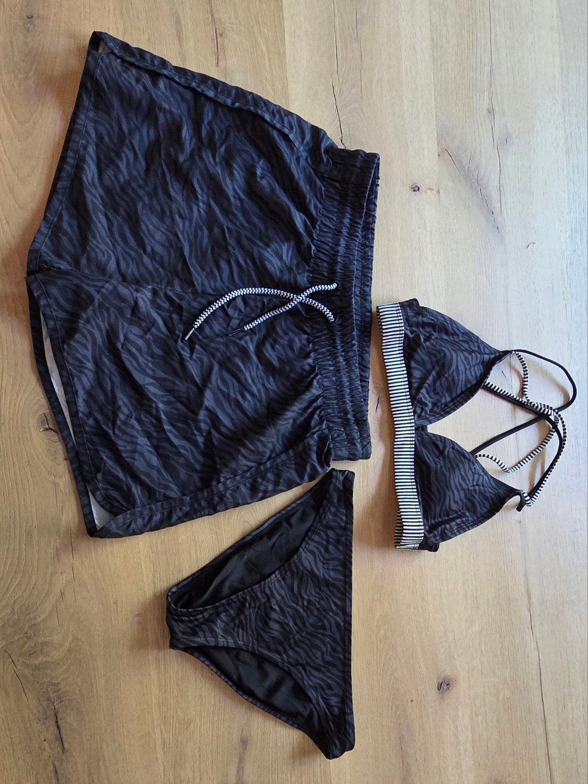 Protest bikini maat 176 met los broekje - Zo goed als nieuw, Zwart, Ophalen of Verzenden, Zo goed als nieuw, Protest