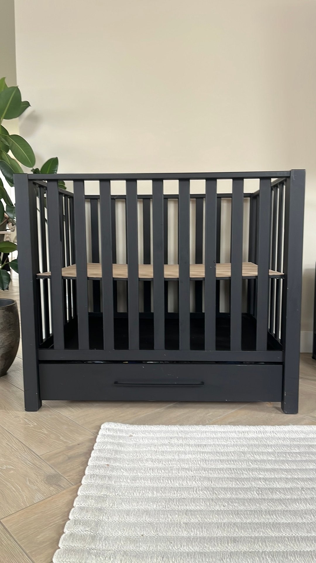 Matzwarte houten babybox met lade, Kinderen en Baby's, Boxen, Ophalen, Gebruikt, Lade