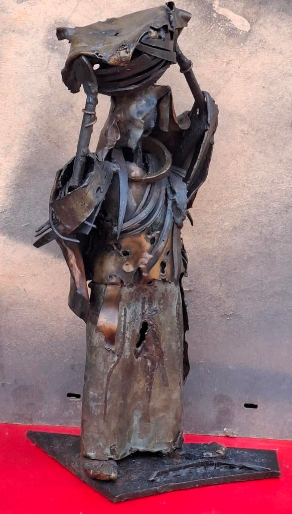 Sculptuur. Metaalschroot. Geabstraheerd. 40 cm., Ophalen