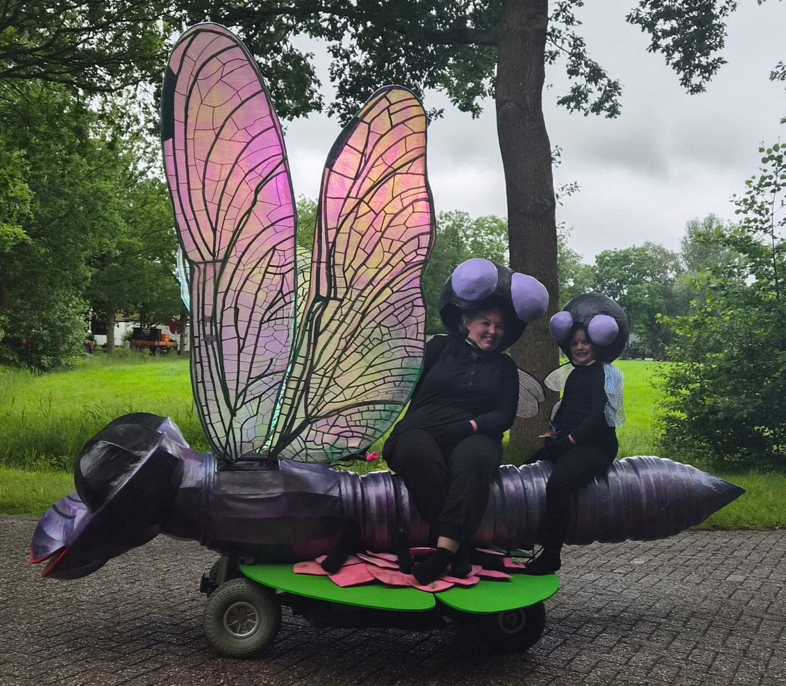 Feestwagen praalwagen optocht, Ophalen