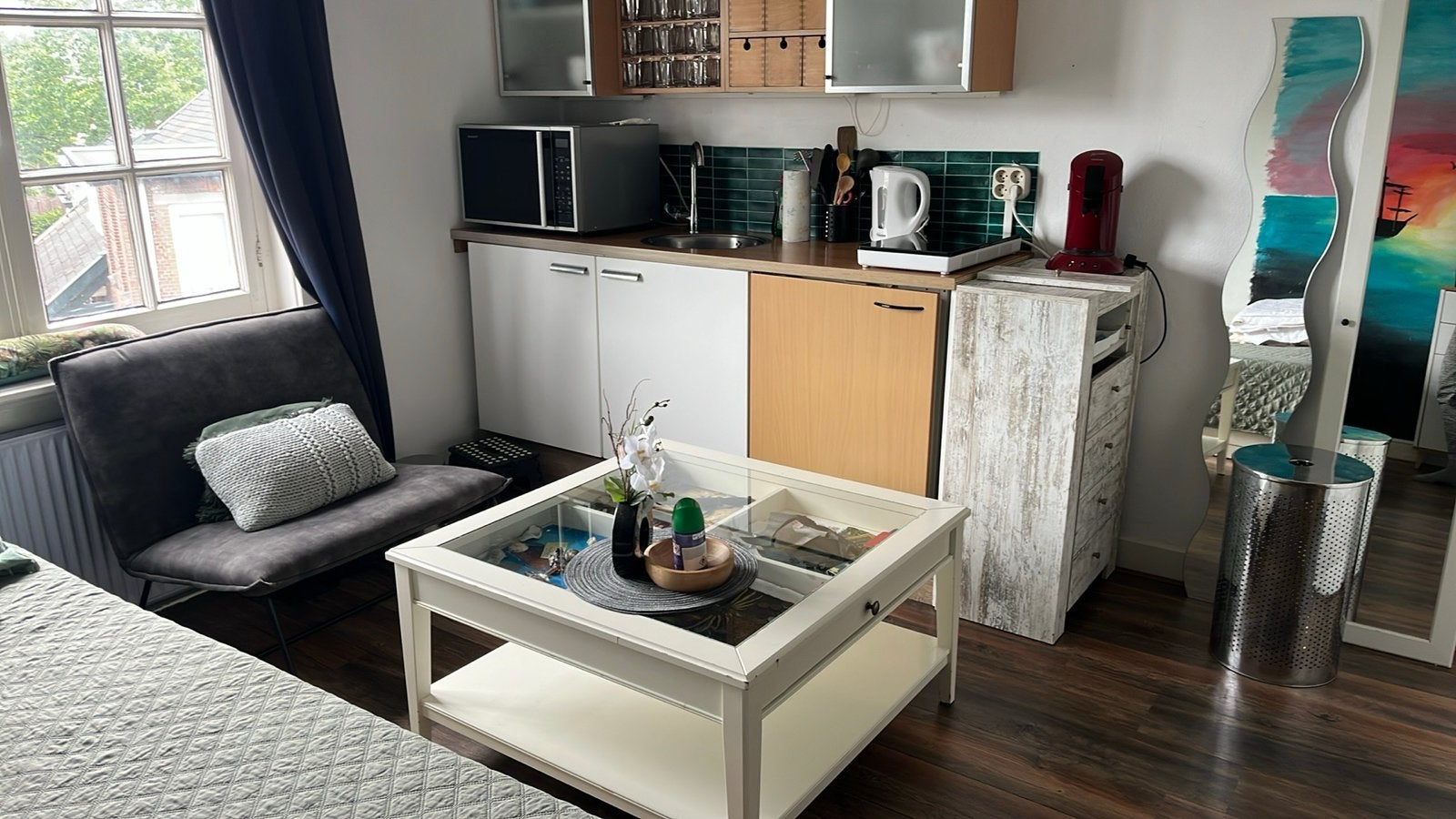 Vierdaagse te huur ruime slaapkamer met eigen keuken., Huizen en Kamers, Kamers te huur, Nijmegen