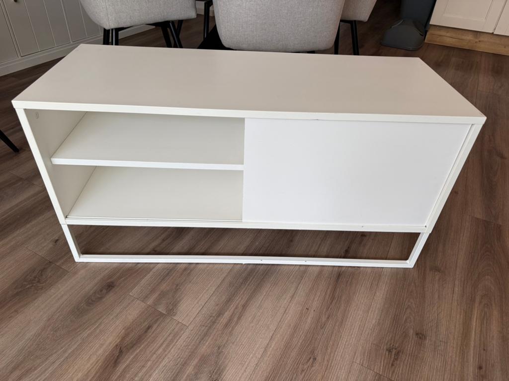 Wit tv-meubel met schuifdeur, Huis en Inrichting, Kasten | Televisiemeubels, Ophalen, Overige materialen, Gebruikt, 100 tot 150 cm