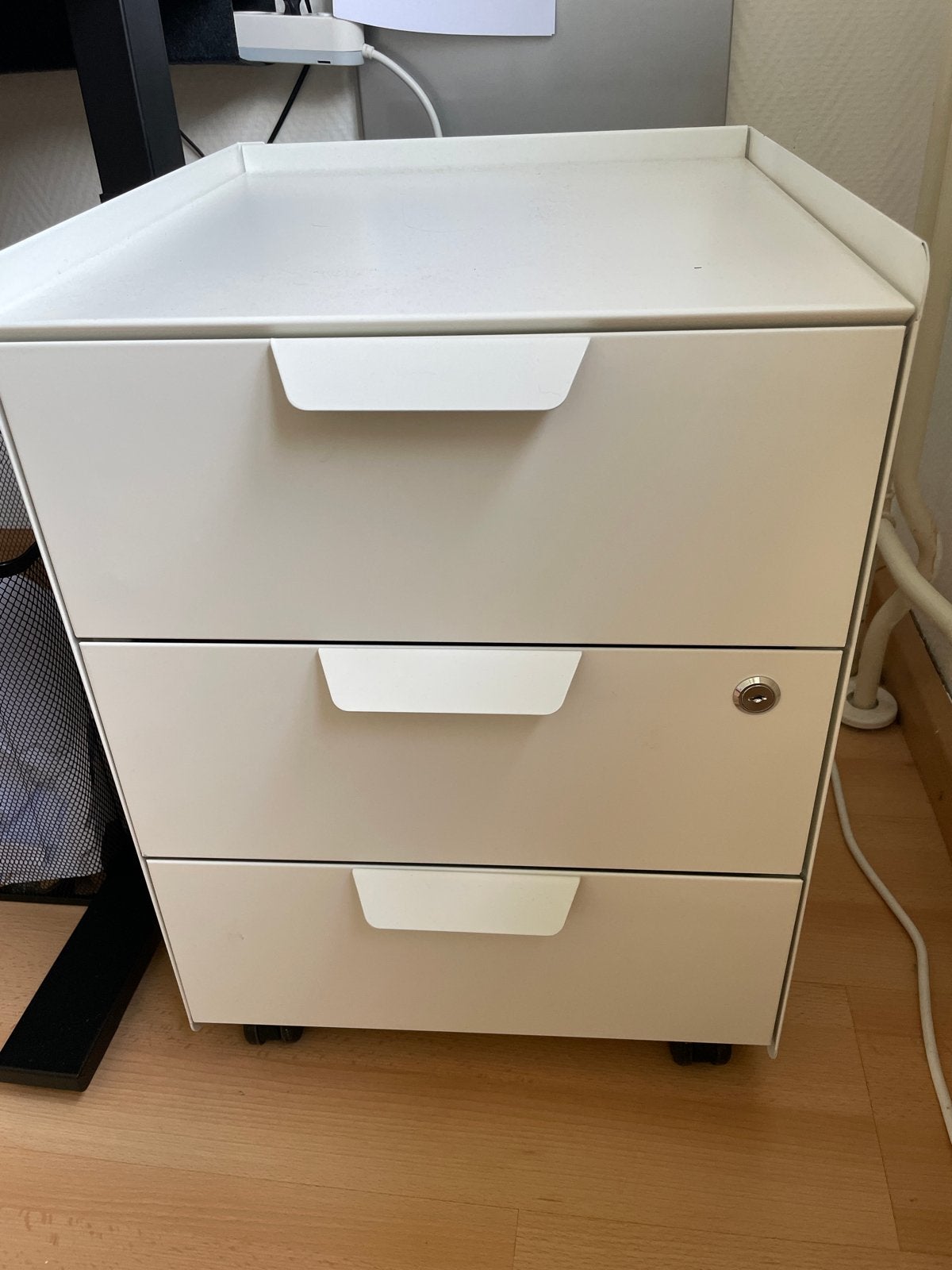Ikea ladekast met sleutel, Ophalen, 50 tot 100 cm, Zo goed als nieuw, 3 of 4 laden