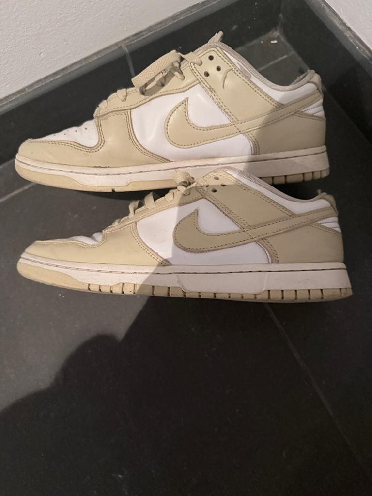 Te koop mooie nike schoenen, Ophalen of Verzenden, Zo goed als nieuw, Overige kleuren
