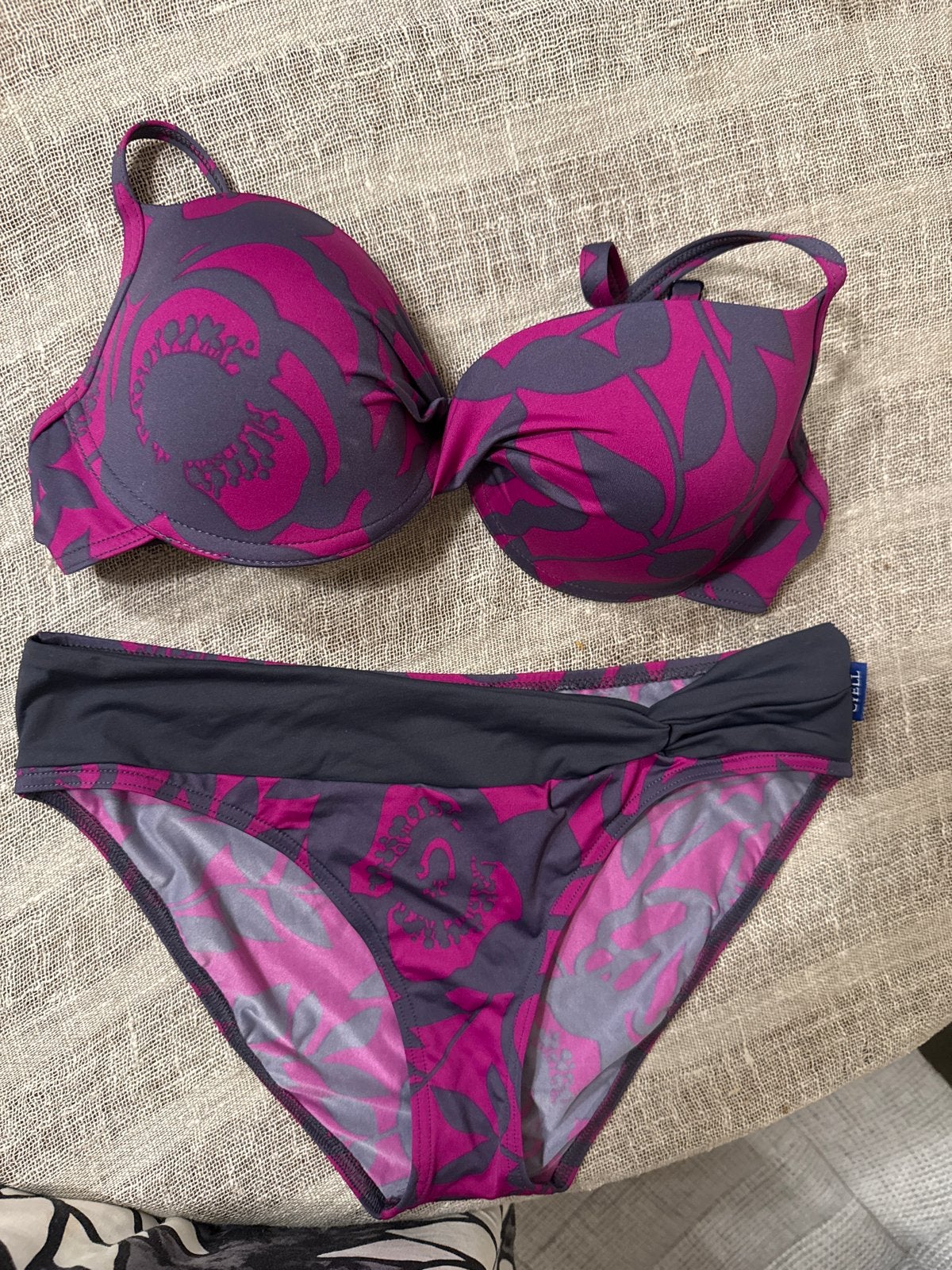 Cyell Bikini Set - Magenta/Grijs Bloemenprint, Ophalen of Verzenden, Zo goed als nieuw, Meerkleurig, Bikini