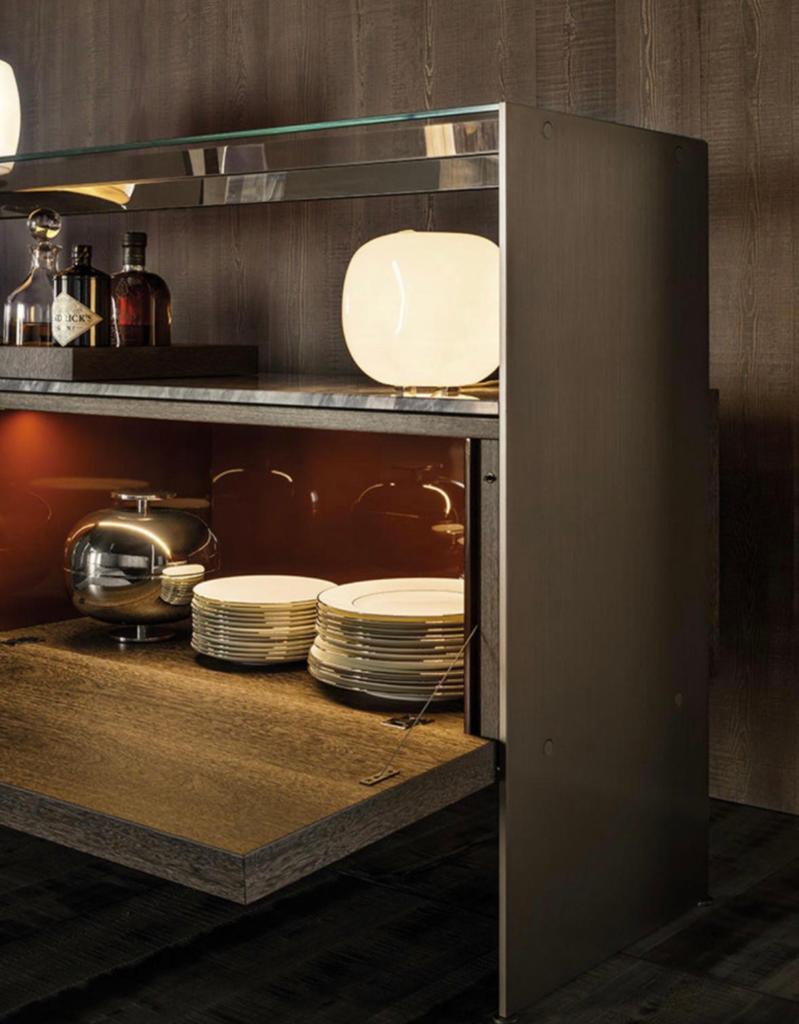 Foto 3 van Minotti Carson Buffet / sideboard bronze, marmer, glas, hout