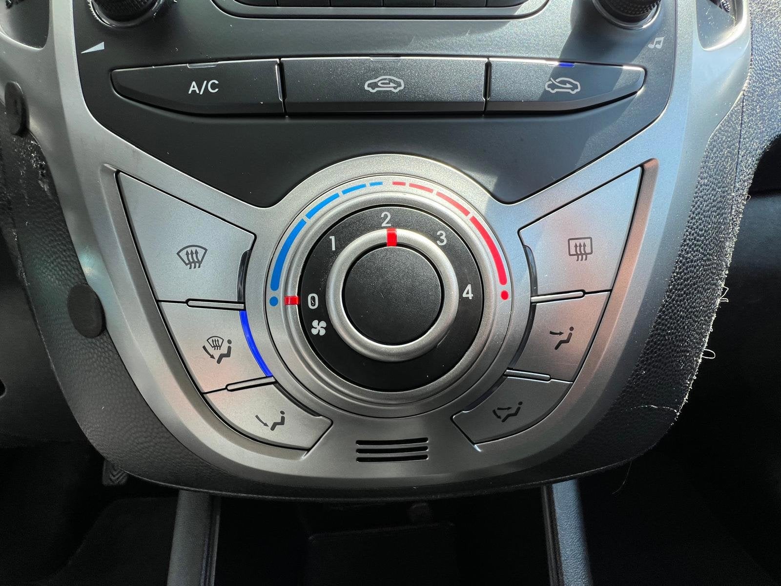Hyundai Ix20 1.4i I-MOTION 5DRS AIRCO LMV MPV, Auto's, Hyundai, Voorwielaandrijving, Euro 5, Stof, Gebruikt
