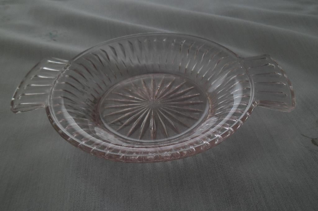 1 glazen schaaltje rose, Huis en Inrichting, Keuken | Servies, Ophalen of Verzenden, Overige stijlen, Glas, Schaal of Schalen