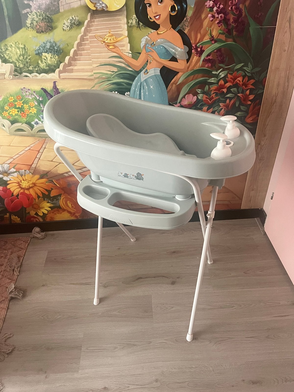 Bébé-Jou babybadje met thermometer en zeepdispensers, Ophalen, Zo goed als nieuw, Badje, Bébé-jou