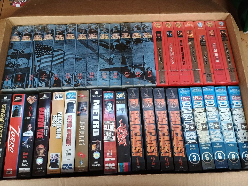 VHS video's WO-2 / Holocaust / combat at sea enzenz, Alle leeftijden, Ophalen of Verzenden, Zo goed als nieuw, Documentaire