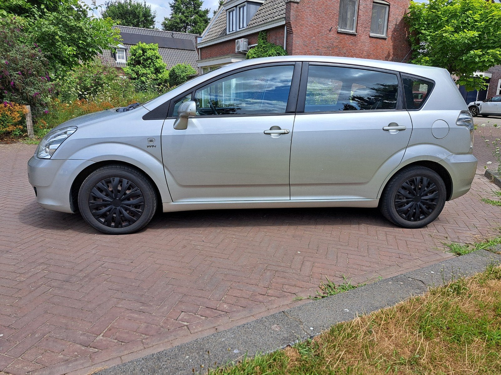 Toyota Corolla Verso 1.6 Vvt-i 5P 2004 Grijs, Auto's, 1330 kg, 450 kg, 4 cilinders, Origineel Nederlands
