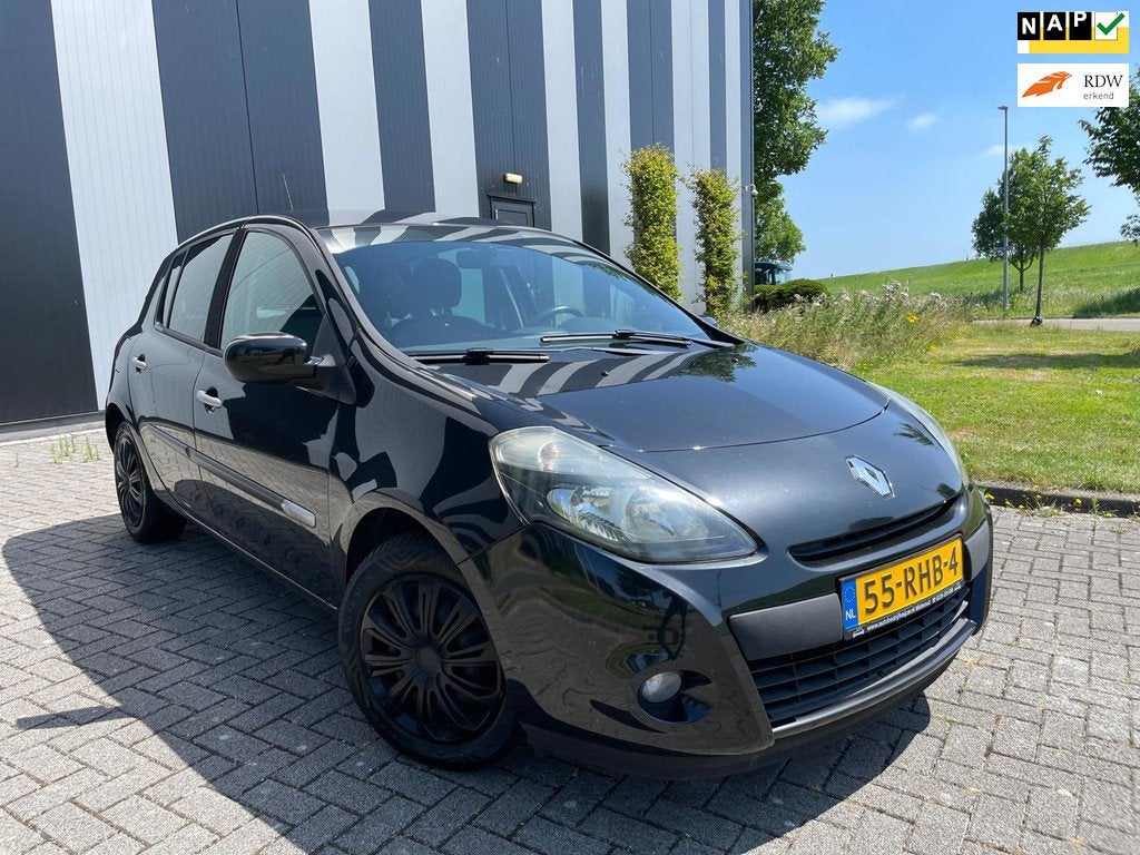 Renault Clio 1.5 dCi Parisienne Airco-Cruise-Trekhaak, Auto's, Renault, Voorwielaandrijving, Euro 5, Gebruikt, Startonderbreker
