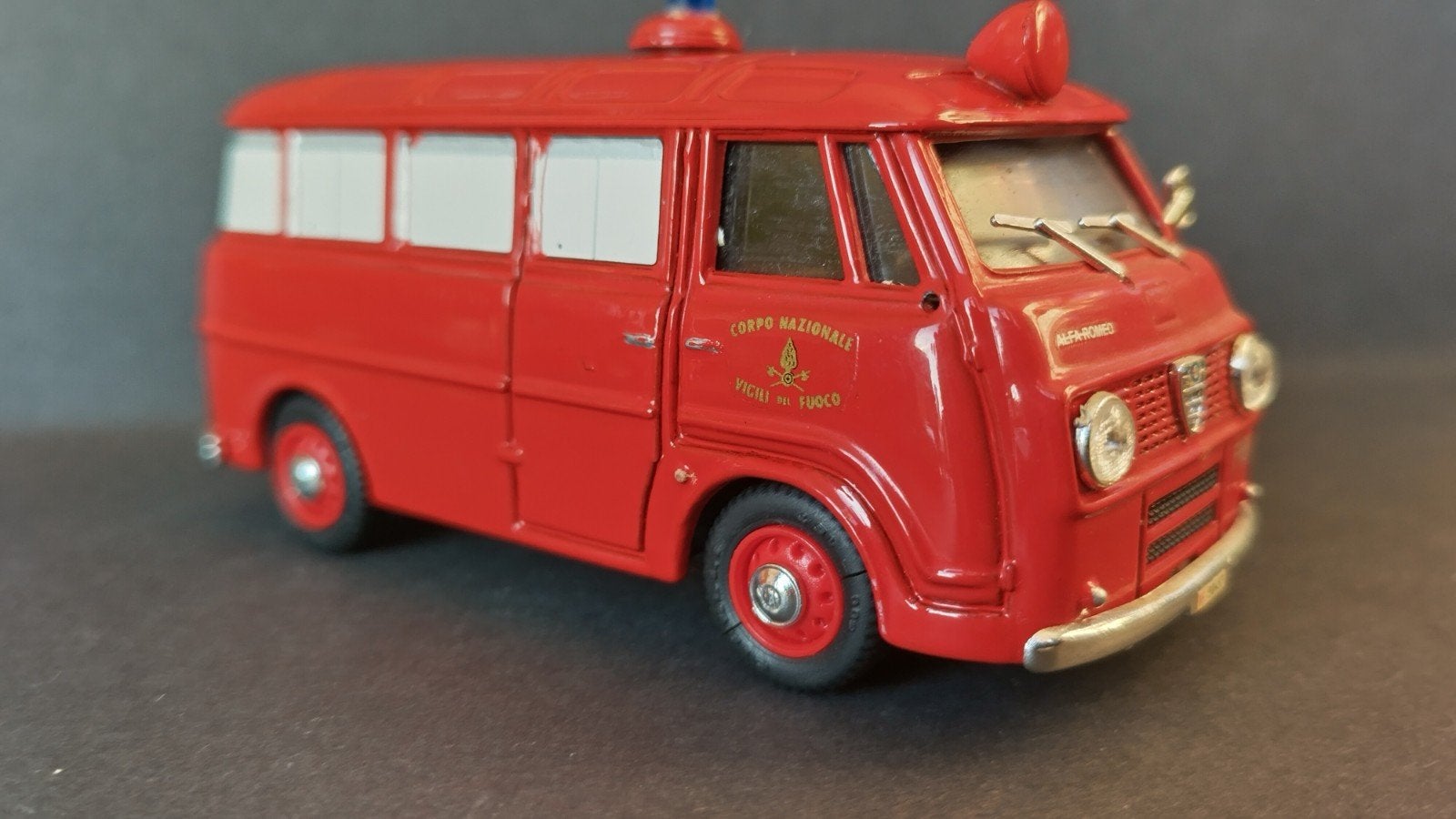 Alfa Romeo F12  Ambulance Vigli de Fueco  1:43 Off 43 Pol, Overige merken, Auto, Verzenden, .
