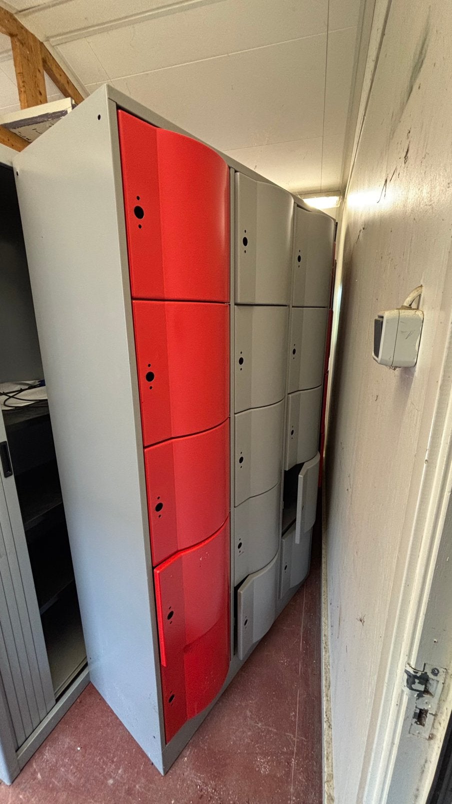 2 x lockerkast ,15 kluisjes per kast, Ophalen, Nieuw