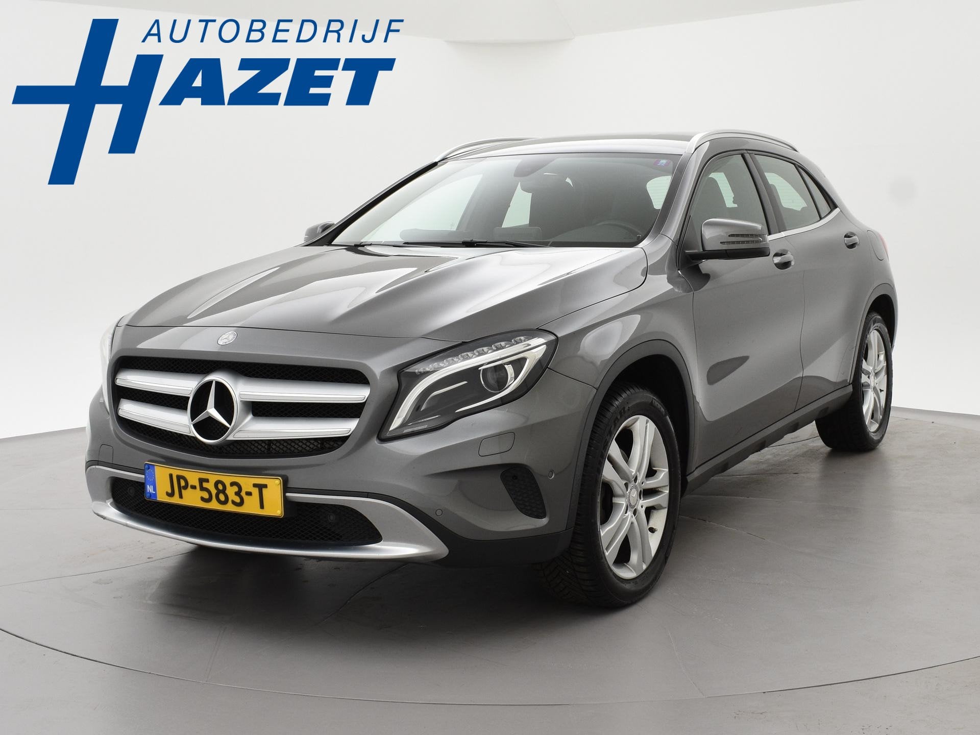Mercedes-Benz GLA-klasse 180 AUT. AMBITION URBAN + BI-XENON, Gebruikt, 4 cilinders, 715 kg, Leder en Stof