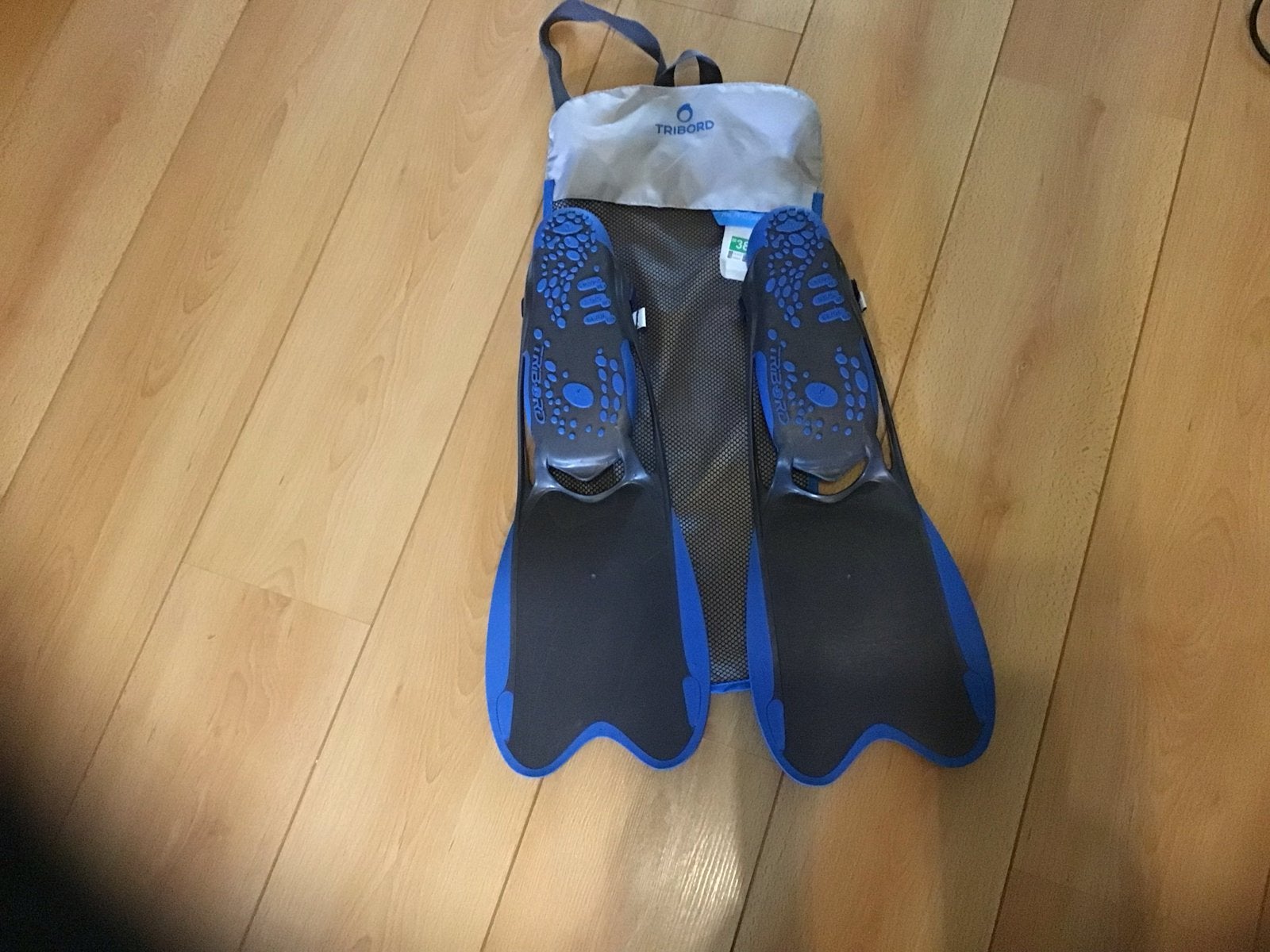 Tribord zwemvliezen maat 38/39 met draagtas, Watersport en Boten, Duiken, Ophalen of Verzenden, Gebruikt, Zwem- of Duikvliezen