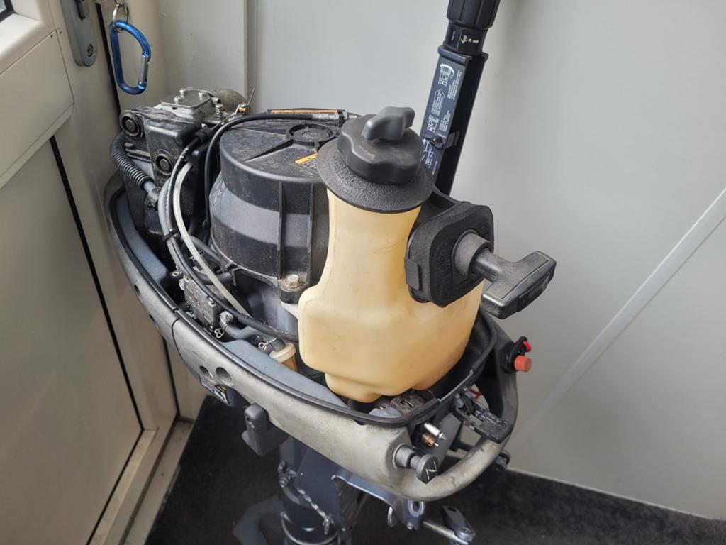 voor o.a yamaha 4/5/6 pk 4 takt
fris intern tankje met dop €, Ophalen of Verzenden, Motor en Techniek