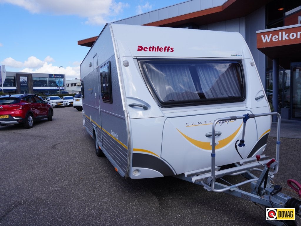 Dethleffs Camper Lifestyle 510 DB MET MOVER, Caravans en Kamperen, Caravans, Overige typen, Dethleffs, 5 tot 6 meter, Tot en met 4
