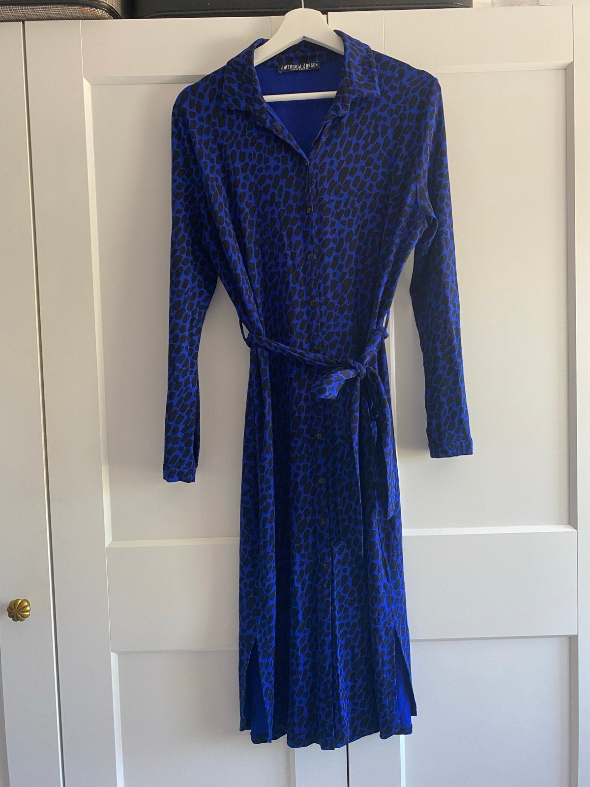 Juffrouw Jansen jurk Nopke W20 - Blauw met print, Kleding | Dames, Blauw, Maat 42/44 (L), Ophalen of Verzenden, Zo goed als nieuw