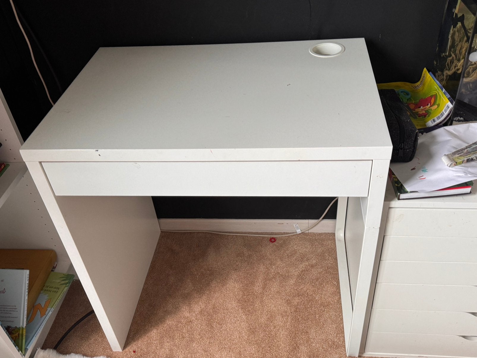 Micke bureau kind ikea, Huis en Inrichting, Bureaus, Ophalen, Zo goed als nieuw