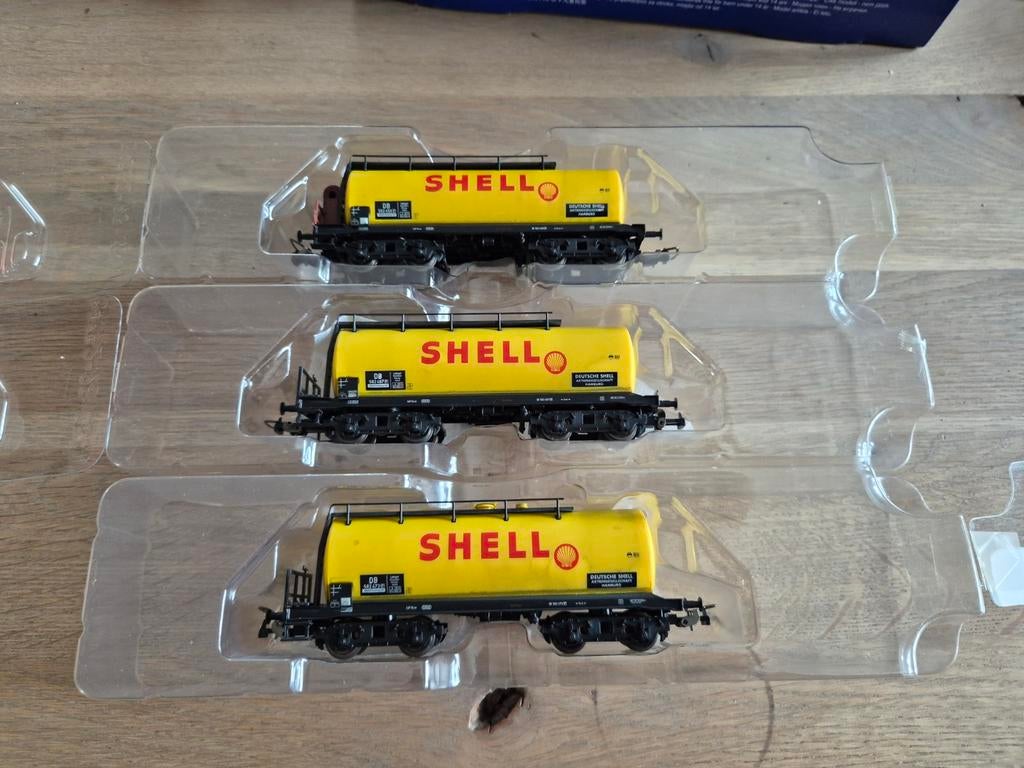 Piko 58325 - 3-delige set 'Shell' - DB, Gelijkstroom, Nieuw, Wagon, Piko