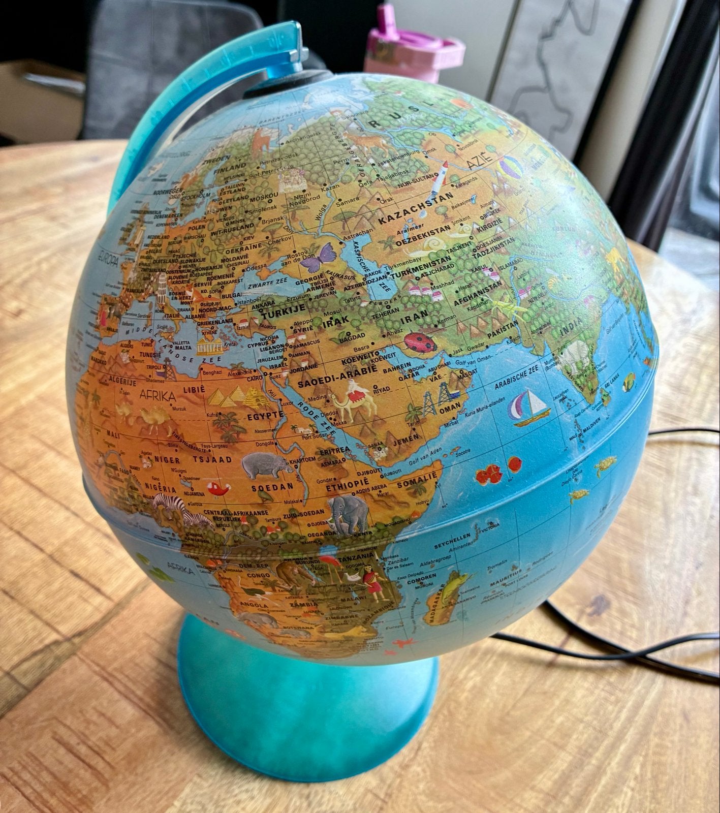Verlichte Wereldbol voor Kinderen - Educatief en Decoratief, Gebruikt, Kunststof, Draaibaar, Ophalen of Verzenden