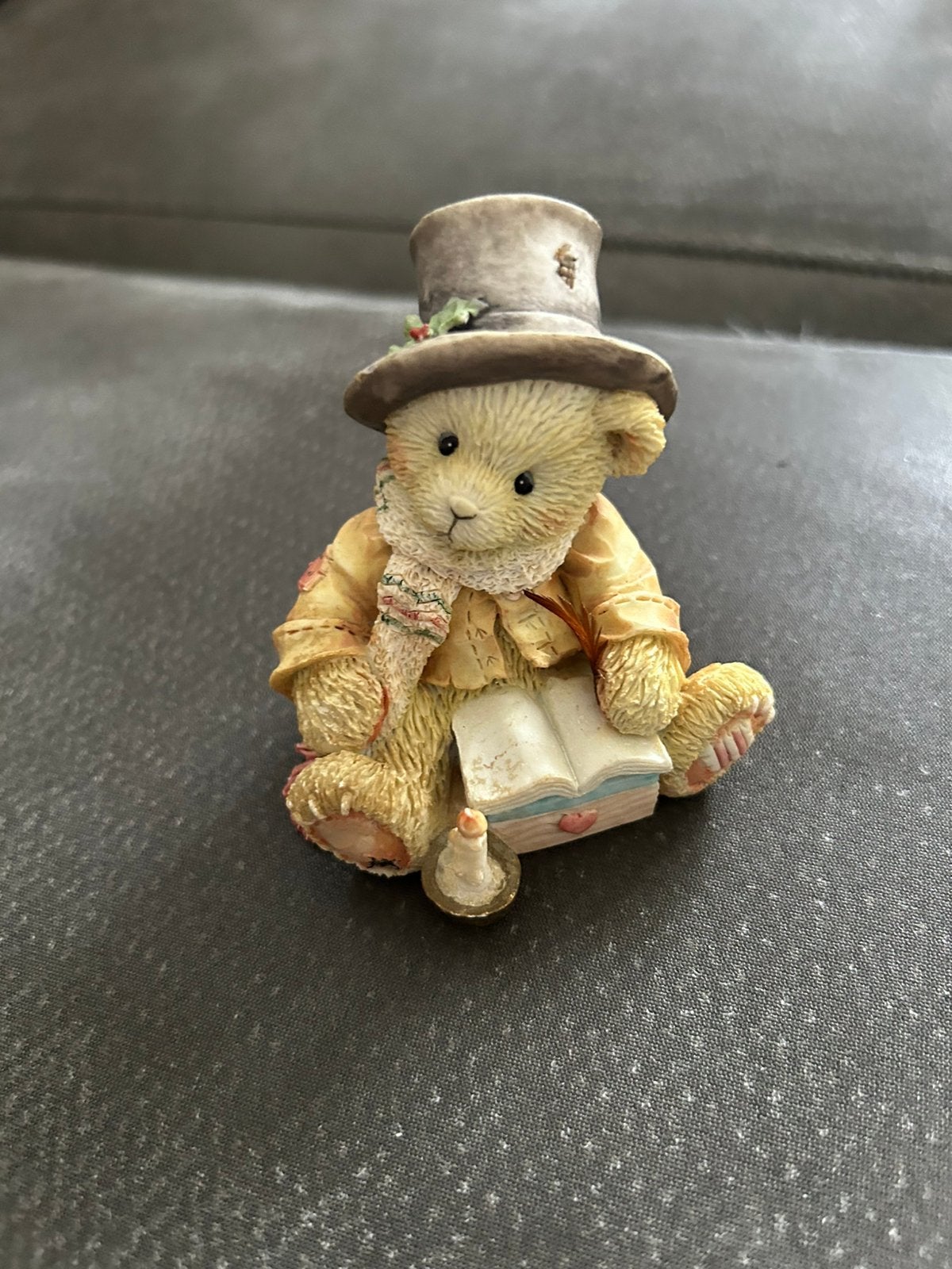 Cherished teddies beeldje “bear cratchet” uit 1994, Verzamelen, Ophalen of Verzenden, Zo goed als nieuw, Beeldje, Cherished Teddies