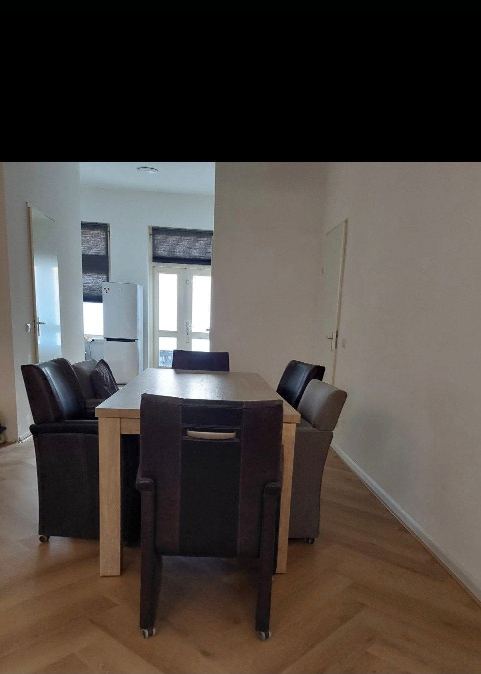 Uitschuifbare eettafel met 6 stoelen (3 stof, 3 leer), Huis en Inrichting, Tafels | Eettafels, Ophalen, Gebruikt, Vijf personen of meer