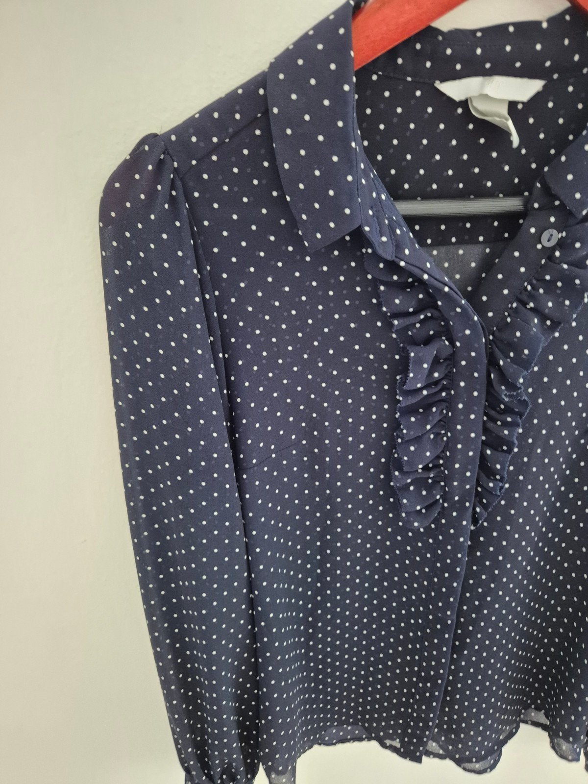 H&M blouse met roesjes / stippen - Donkerblauw / Wit - S, H&M, Blauw, Ophalen of Verzenden, Zo goed als nieuw