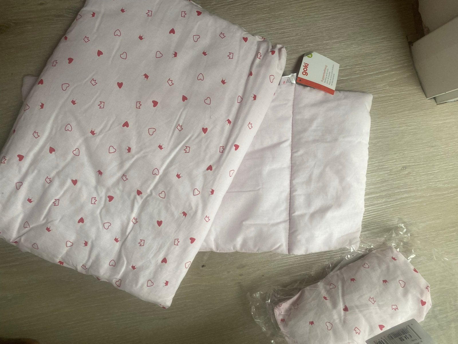 Nieuw pop laken setje roze met hartjes en kroontjes, Ophalen, Nieuw, Babypop