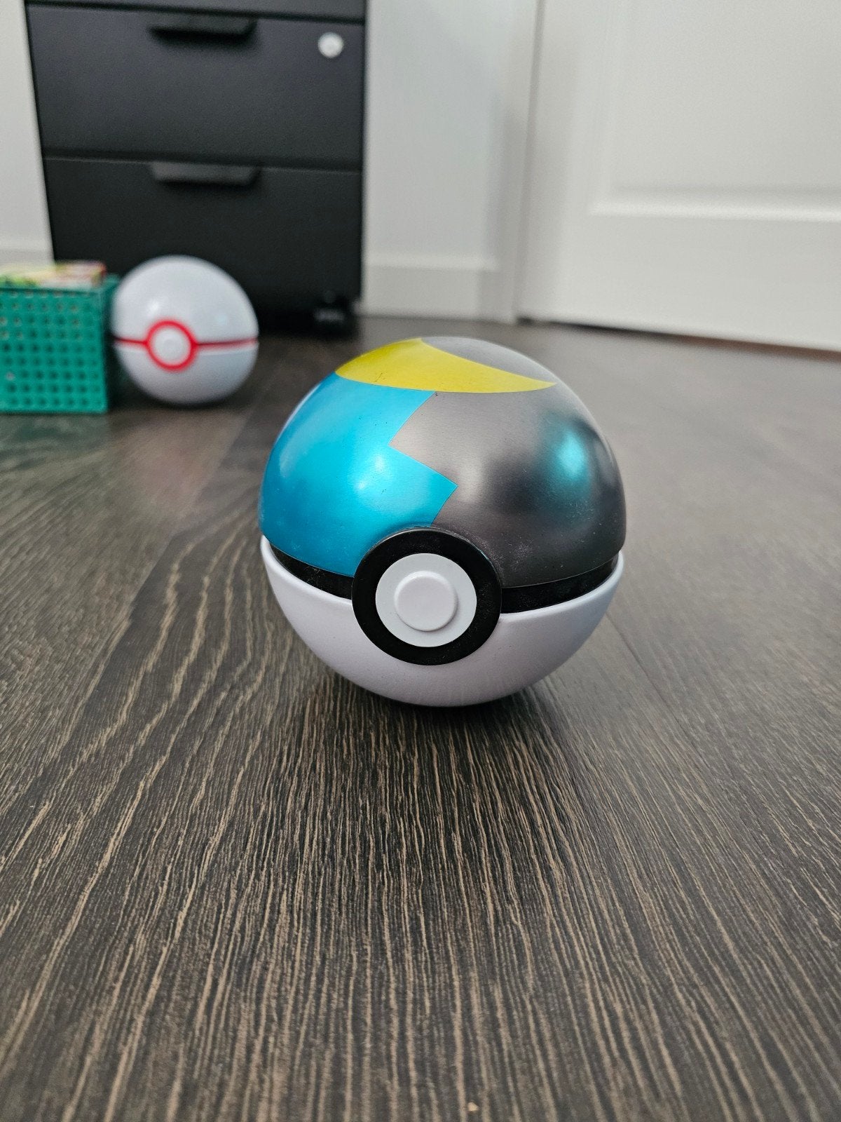 Pokémon Bowl: 40 kaarten, 4 trainers, 2 goede kaarten + munt, Ophalen of Verzenden, Zo goed als nieuw