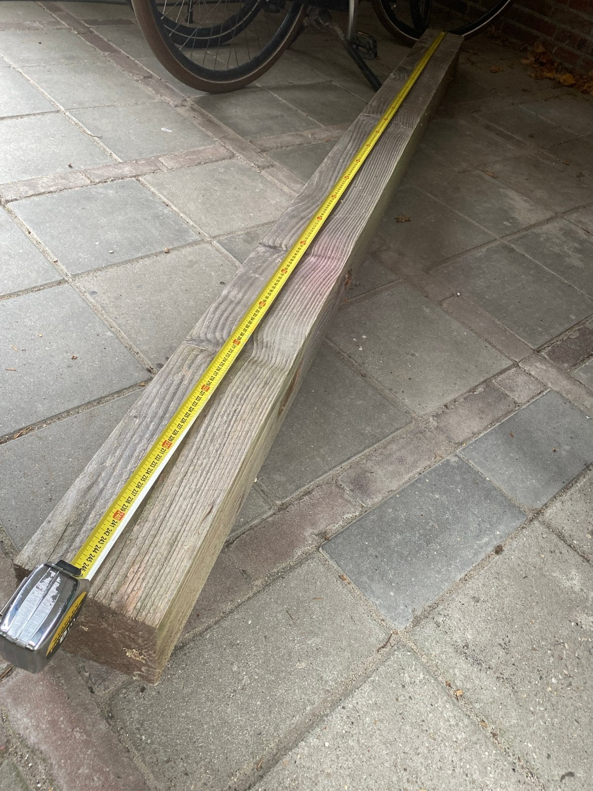 Gebruikte houten balk - 248 cm lang,  14,5 cm dik, Ophalen, Gebruikt, 200 tot 250 cm, 50 mm of meer