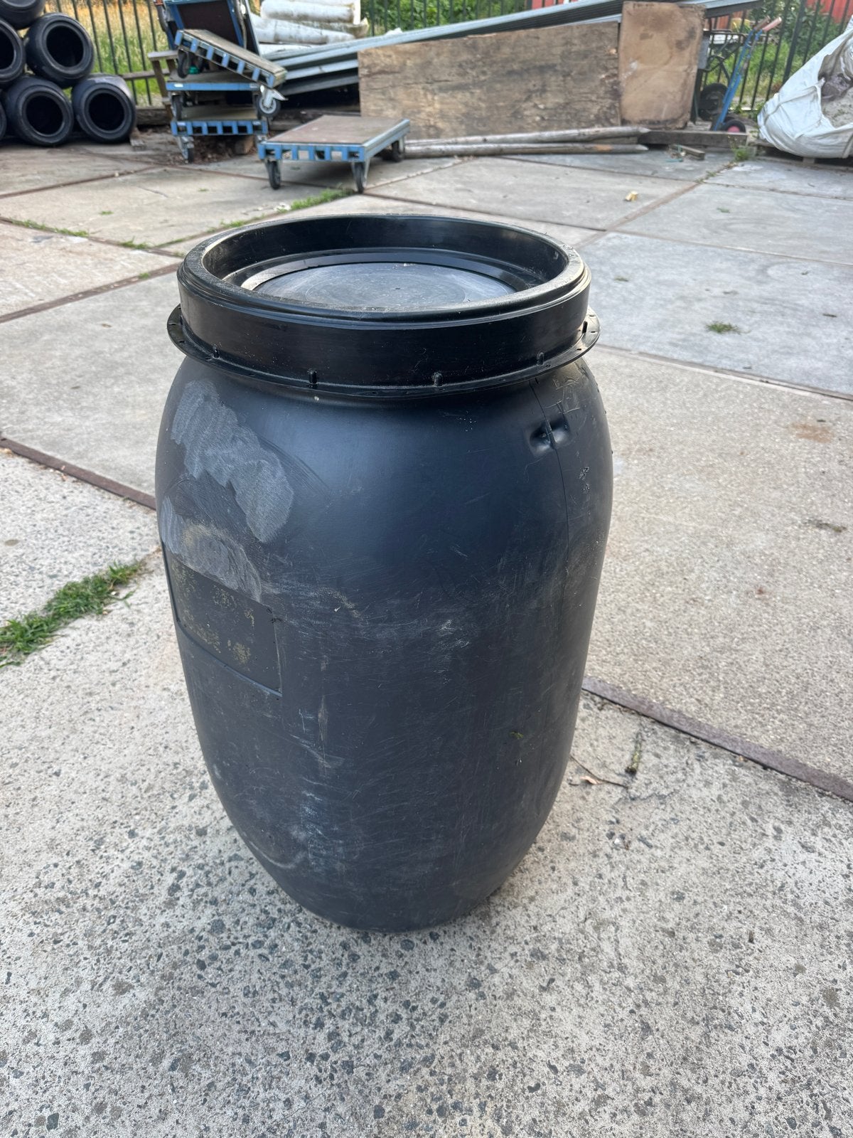 Zwarte kunststof Tonnen 200L, 150 liter of meer, Ophalen, Gebruikt, Kunststof