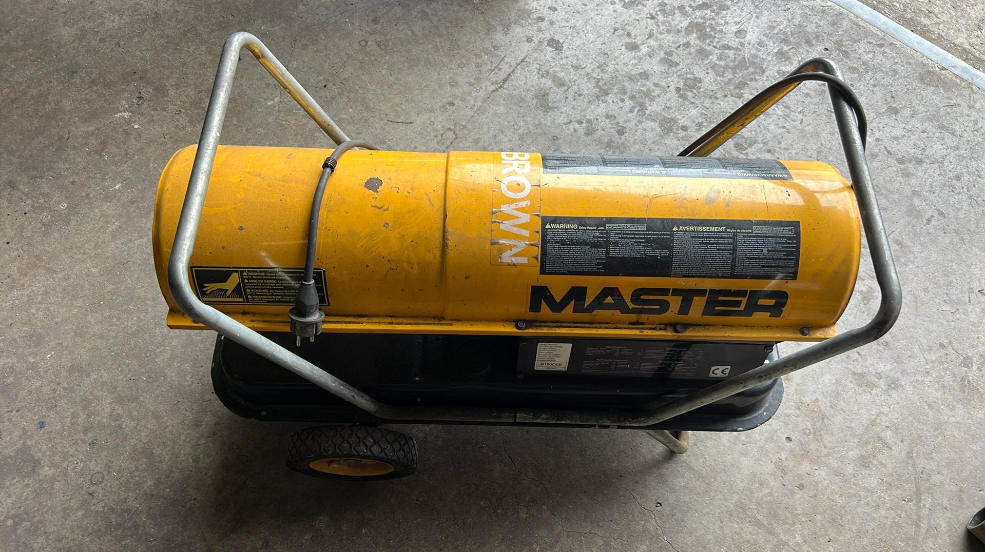 Master diesel/petroleum kachel 230V 29KW model: BC100CEB, Huis en Inrichting, Ophalen, Hout, Houtkachel