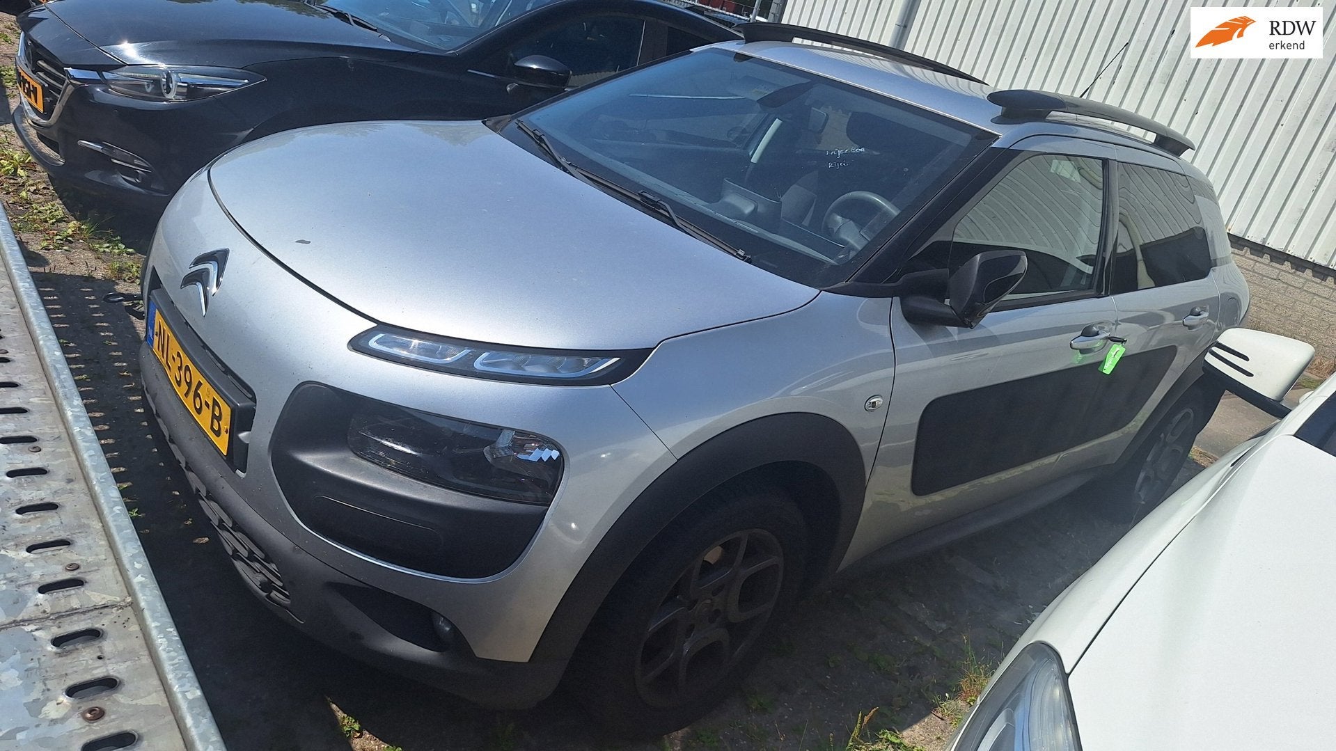 Citroen C4 Cactus 1.2 PureTech Shine (start niet!), Voorwielaandrijving, Stof, Gebruikt, 1199 cc