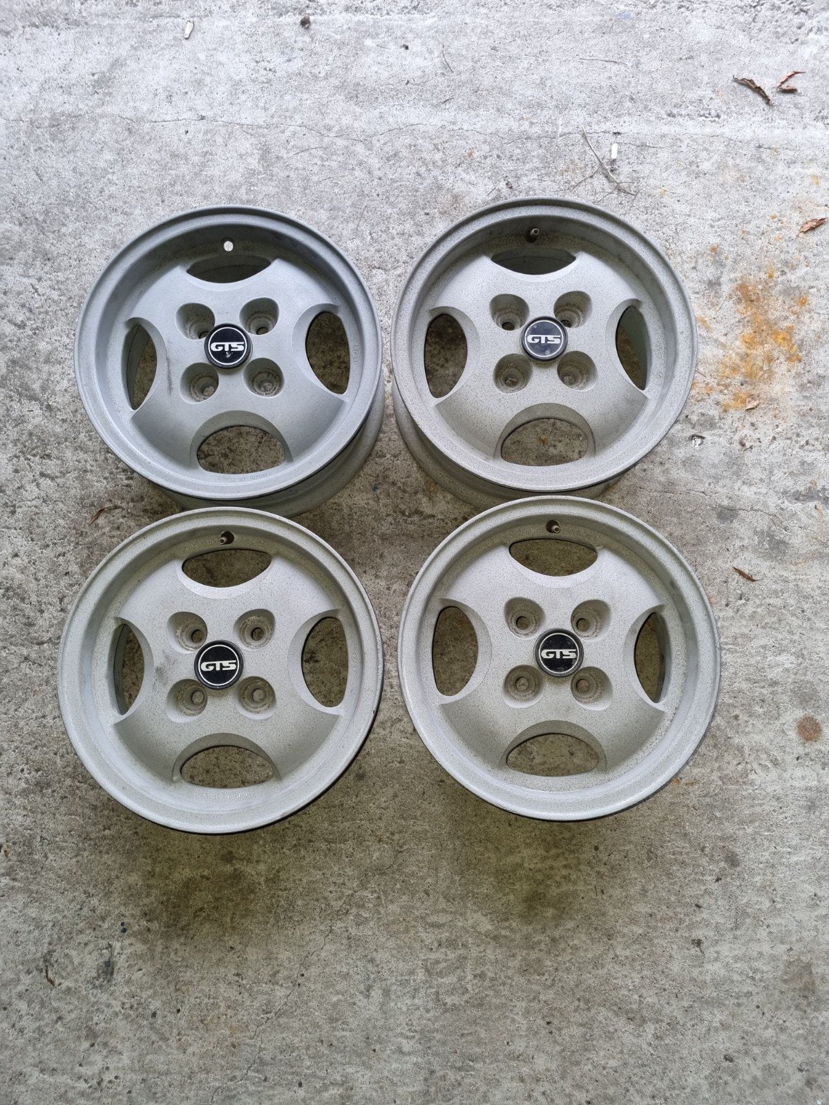 VW Golf MK1 GTS Velgen gestraald met naafkappen, Auto-onderdelen, Ophalen, Gebruikt, Voor, Volkswagen