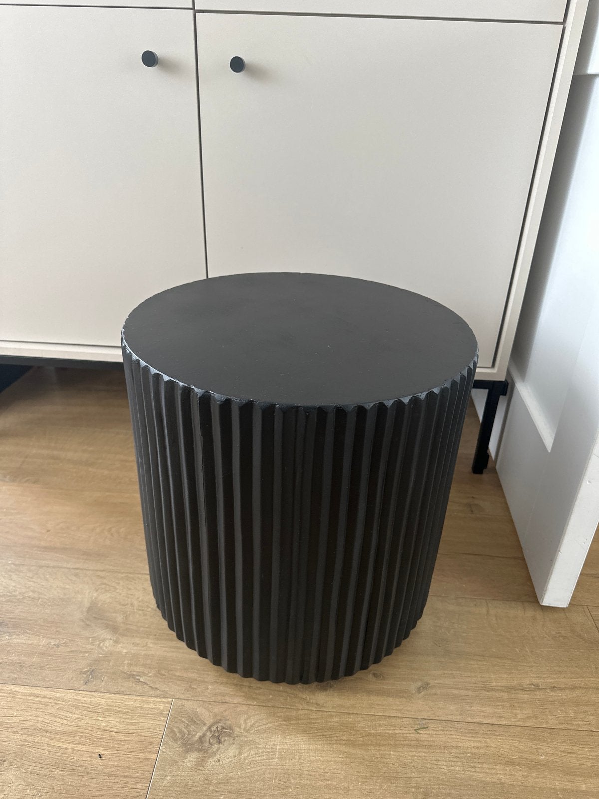 Zwarte ronde bijzettafel/, Overige materialen, Minder dan 55 cm, Gebruikt, Rond